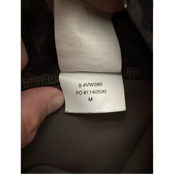 Vuori bike shorts and sports bra set Size M - Picture 7 of 7